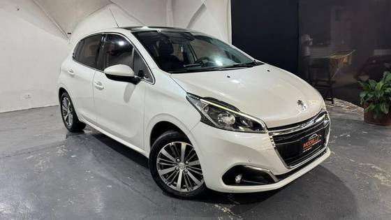 PEUGEOT 208 1.6 GRIFFE 16V FLEX 4P AUTOMÁTICO PEUGEOT 208 1.6 GRIFFE 16V FLEX 4P AUTOMÁTICO